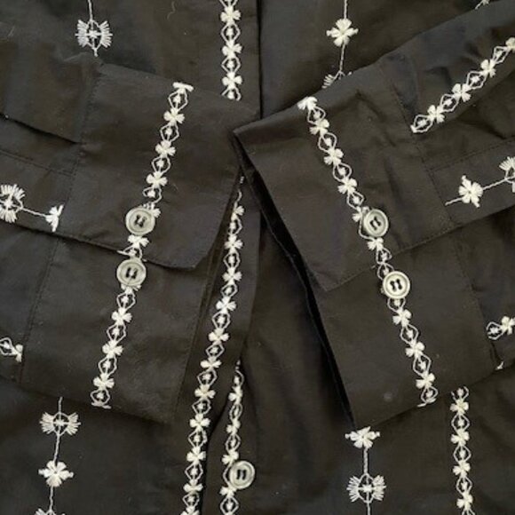 Bandolino Uptown GI Embroidered Button Shirt - Picture 3 of 8